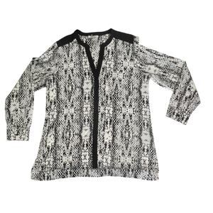 Calvin Klein Button Up Blouse Black & White Snakeskin Print Size Large Edgy Sexy